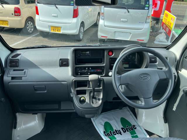 Daihatsu Hijet Cargo 3