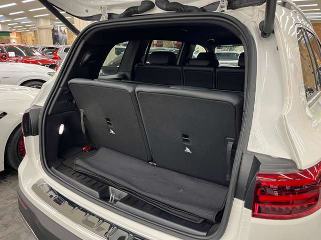 Mercedes-Benz EQB 10
