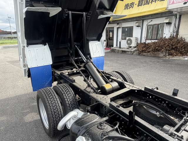 Isuzu Elf 11