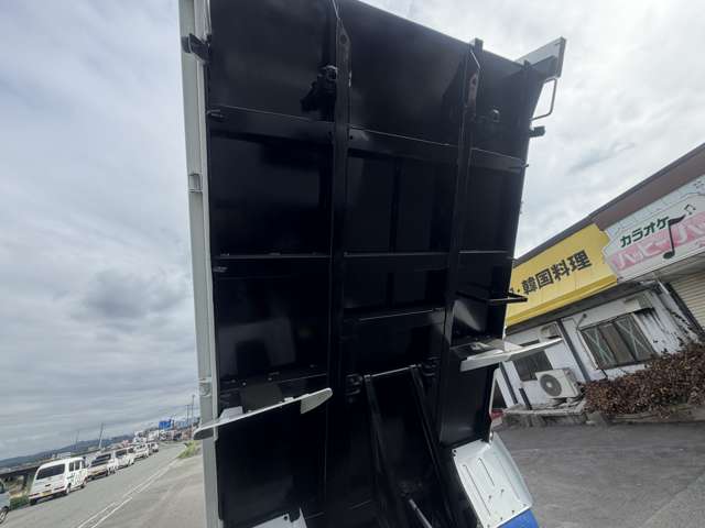 Isuzu Elf 12