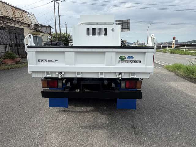 Isuzu Elf 8