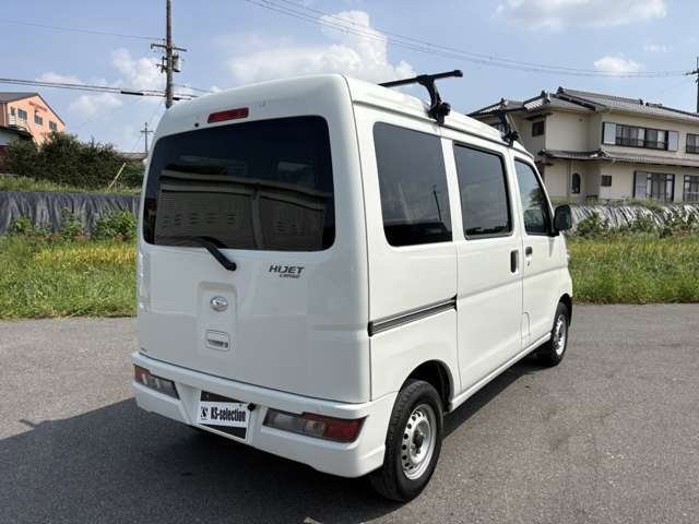 Daihatsu Hijet Cargo 12