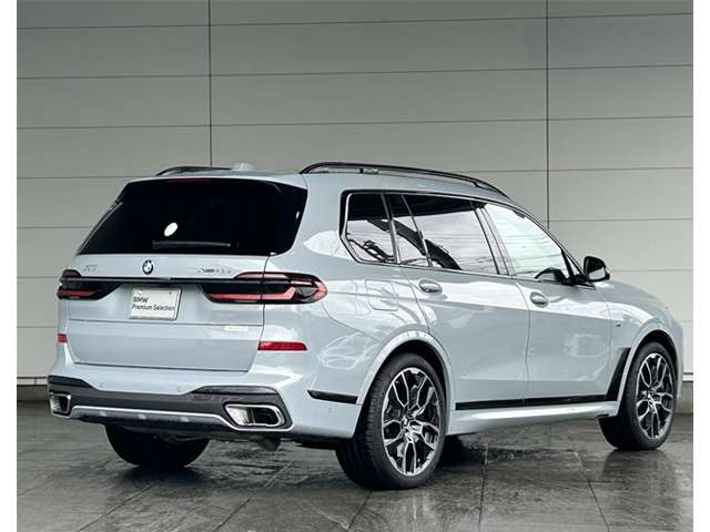 BMW X7 8
