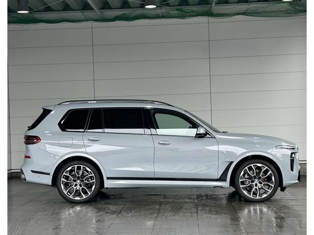 BMW X7 9