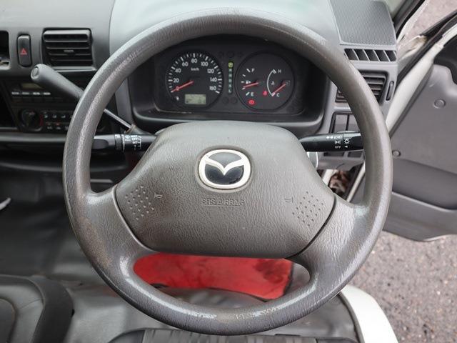 Mazda Bongo Truck 4