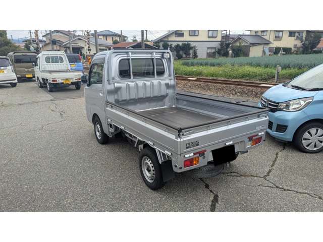 Toyota Pixis Truck 3