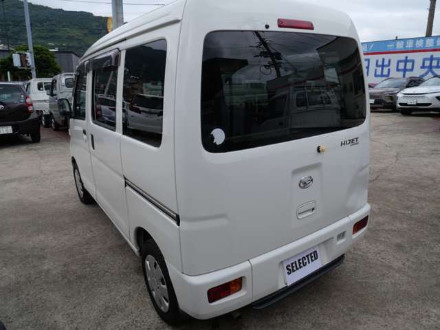 Daihatsu Hijet Cargo 5
