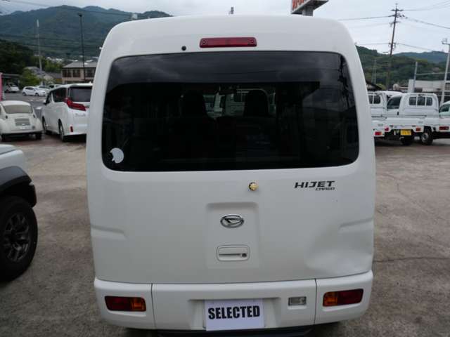 Daihatsu Hijet Cargo 6