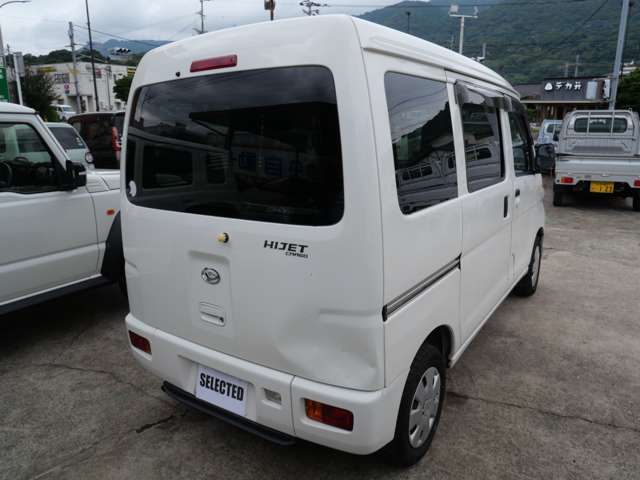 Daihatsu Hijet Cargo 7