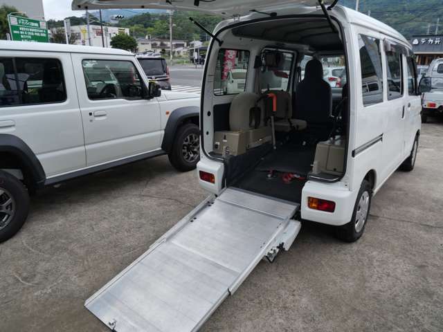 Daihatsu Hijet Cargo 10