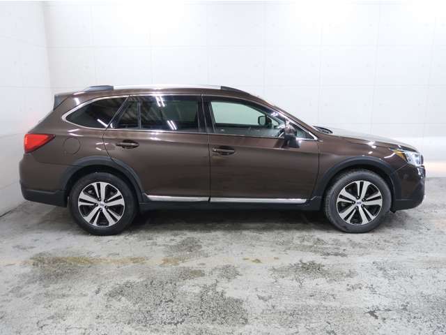 Subaru Legacy Outback 11