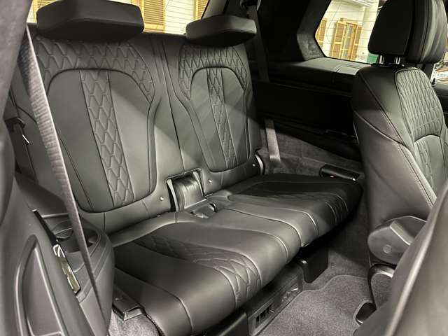 BMW X7 11