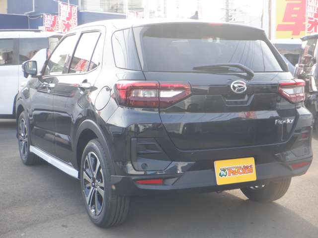 Daihatsu Rocky 11
