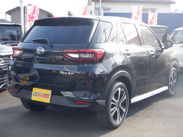 Daihatsu Rocky 9