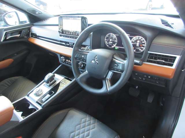 Mitsubishi Outlander 2