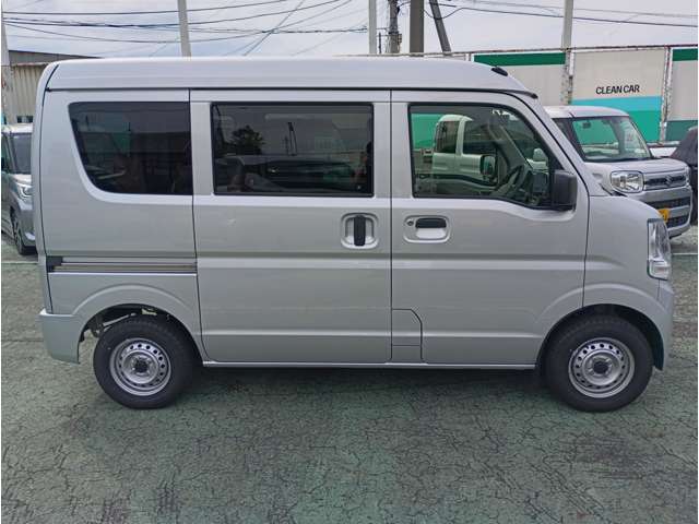 Mitsubishi Minicab Van 4