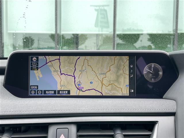 Lexus UX300e 5