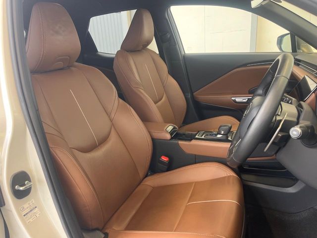 Lexus LBX 8