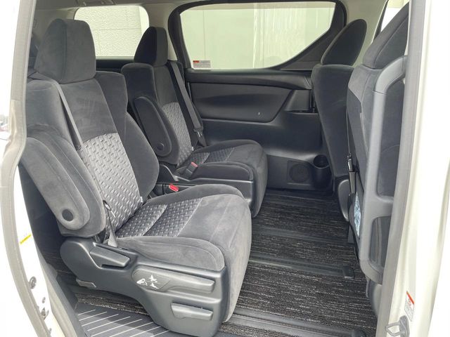 Toyota Vellfire 11