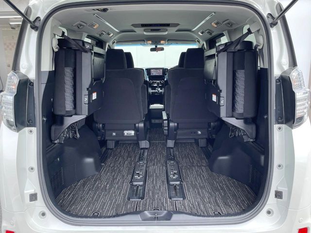 Toyota Vellfire 12