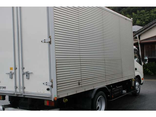 Hino Dutro 12