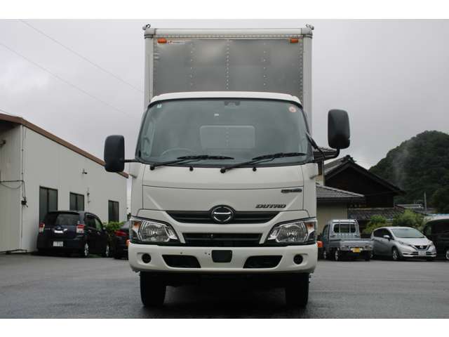Hino Dutro 4
