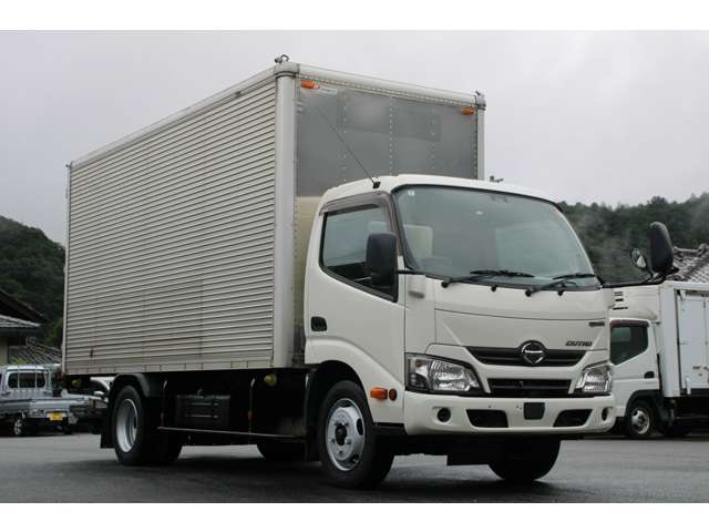 Hino Dutro 5