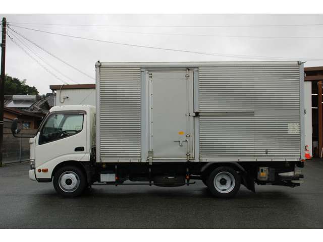 Hino Dutro 6