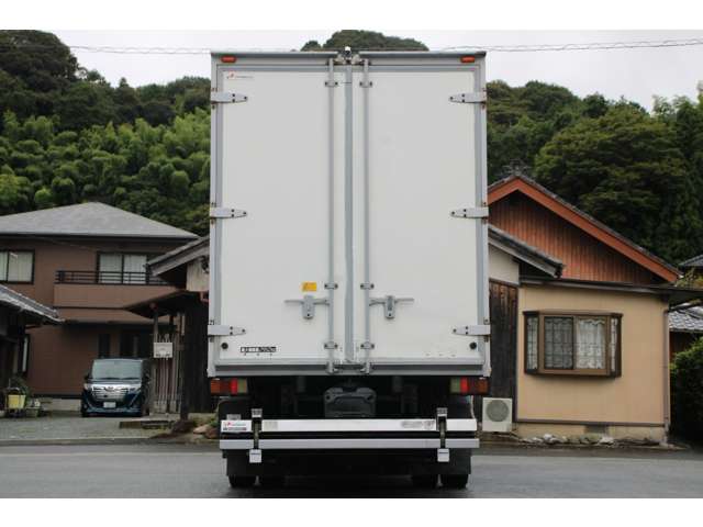 Hino Dutro 7