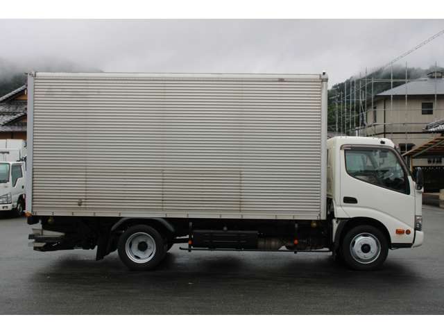 Hino Dutro 10