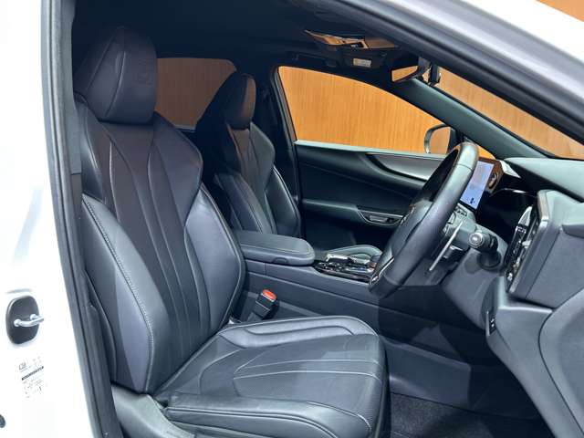 Lexus NX 6