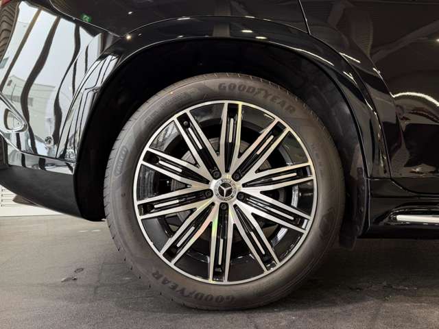Mercedes-Benz EQS SUV 11