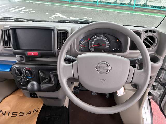 Nissan NV100 Clipper 11