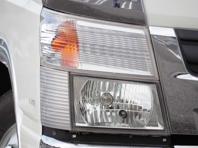 Mitsubishi Fuso Canter 8