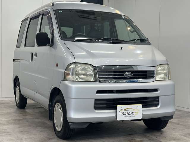 Daihatsu Hijet Cargo 4