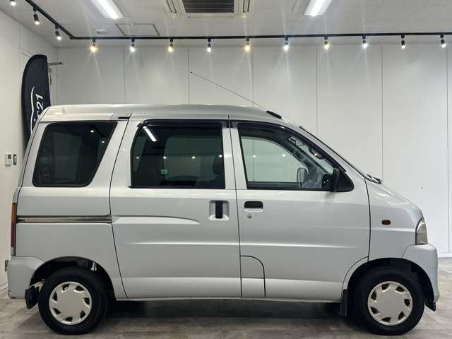 Daihatsu Hijet Cargo 5