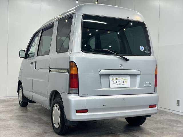Daihatsu Hijet Cargo 9