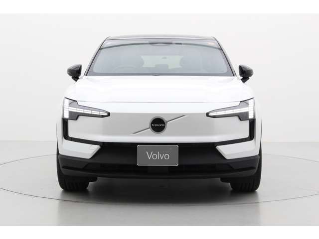 Volvo EX30 3