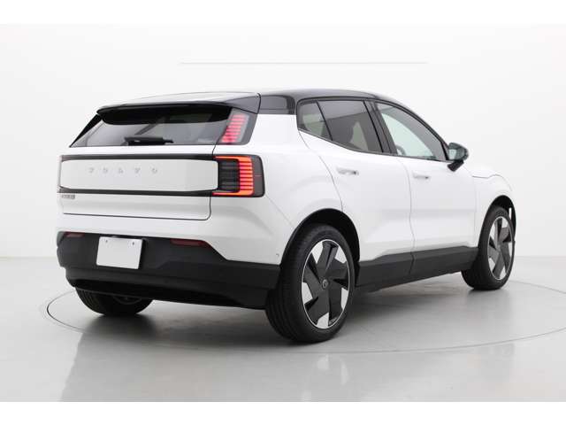 Volvo EX30 5