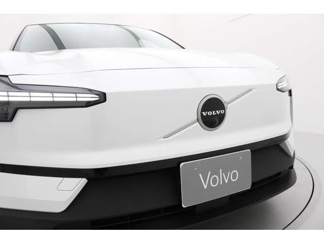 Volvo EX30 6
