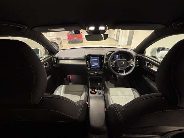 Volvo XC40 11