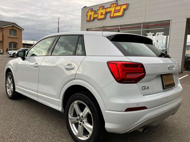 Audi Q2 11