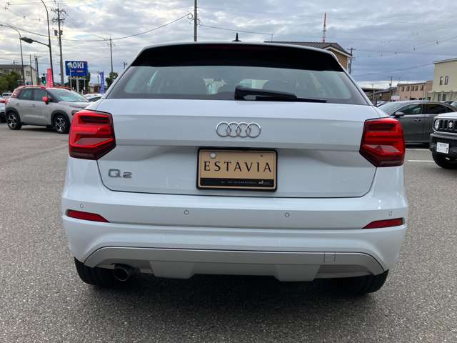 Audi Q2 10