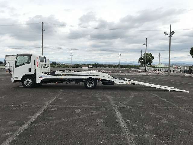 Isuzu Elf 11