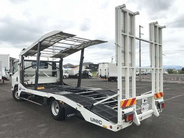 Isuzu Elf 6