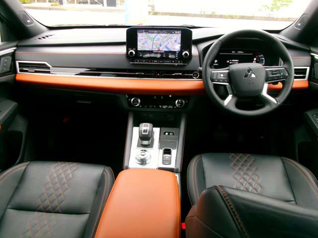 Mitsubishi Outlander 2