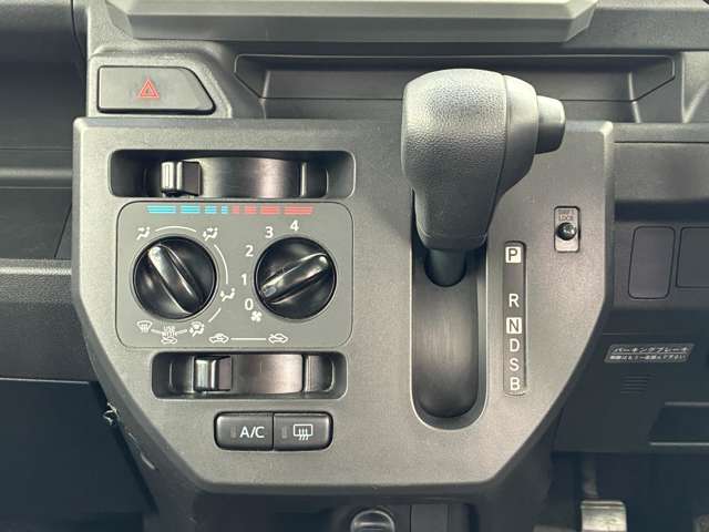 Daihatsu ハイゼットキャディー 12