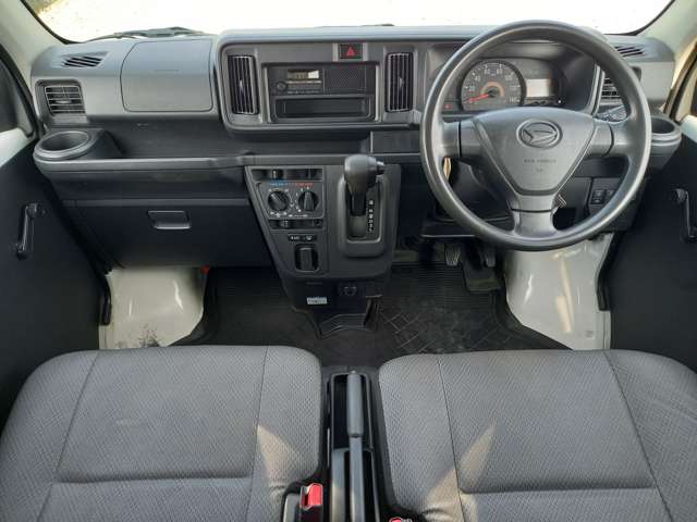 Daihatsu Hijet Cargo 2