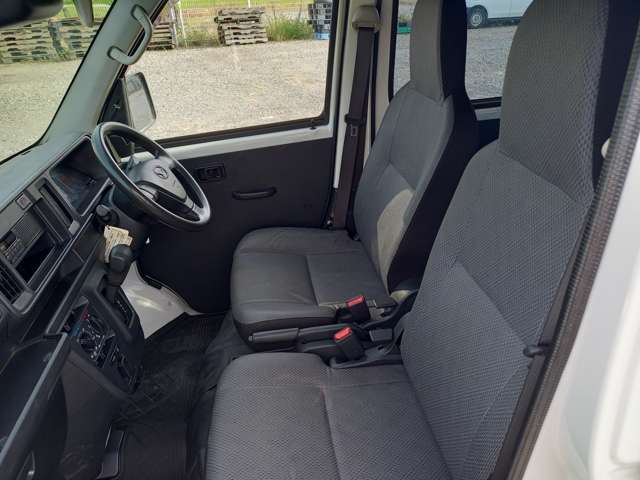 Daihatsu Hijet Cargo 10