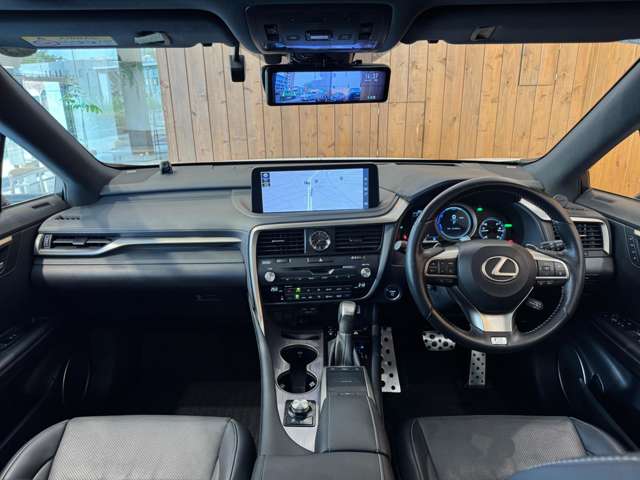 Lexus RX 9